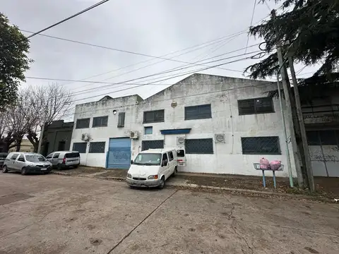 Deposito con salida a dos calles - 1423 m2 - Turdera.