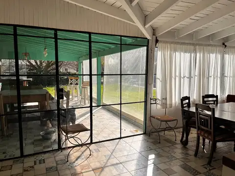 Casa en Venta con 4 cocheras