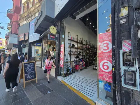 Local Cabildo entre Echeverria y Sucre 3,30 x 40 metros