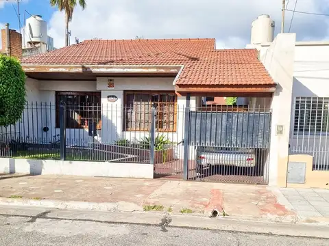 Casa Chalet  en Venta en Berazategui, G.B.A. Zona Sur, Argentina