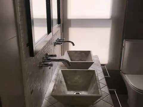 Casa 7 ambientes con 3 baños