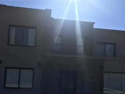 Casa en venta - 4 Dormitorios 4 Baños - Ezeiza