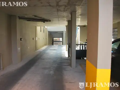 COCHERA FIJA EN TIGRE CENTRO | EXCELENTE ACCESO Y UBICACION