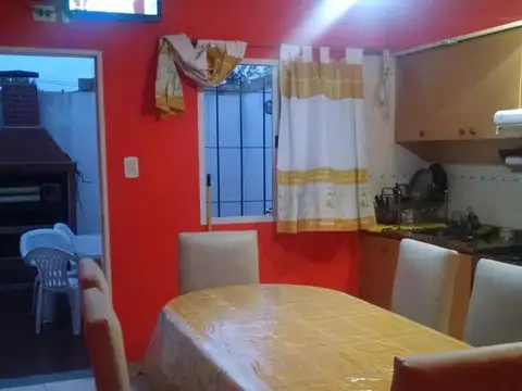   NUEVO VALOR   TRIPLEX 4 AMB. CON COCHERA  NUEVO VALOR 