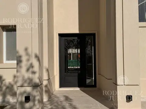 Casa 5 ambientes con 5 baños