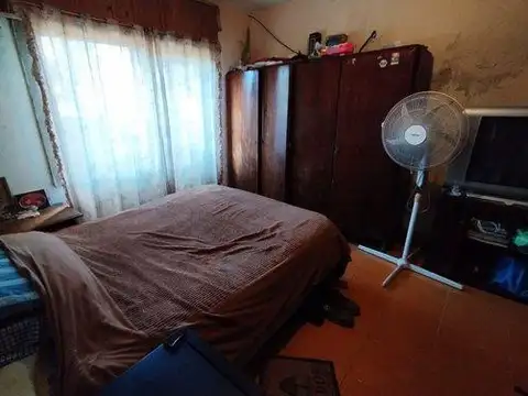 Casa 6 ambientes con 2 baños