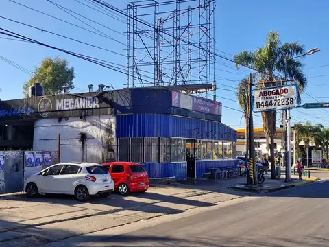 Av. Angel T. de Alvear  al 2600