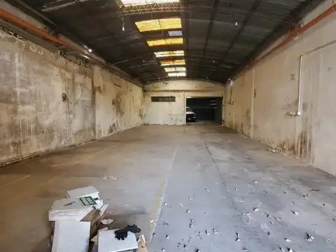 Galpon en Alquiler 43  mts Fondo