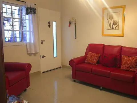 Depto Tipo Casa 4 ambientes con 2 baños