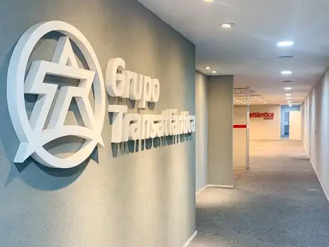 Enorme Oficina. Centro . 9 cocheras.