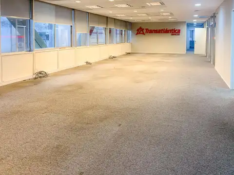 Oficina en Venta con 9 cocheras