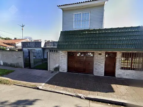 3 ambientes con entrada de auto - Venta Directa 