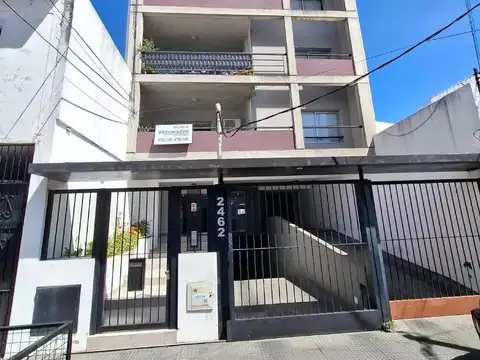 Excelente departamento 3 ambientes al frente con cochera