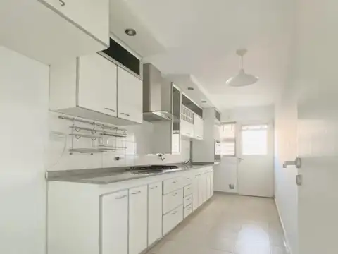 Ramon Carcano 1000, Piso PB