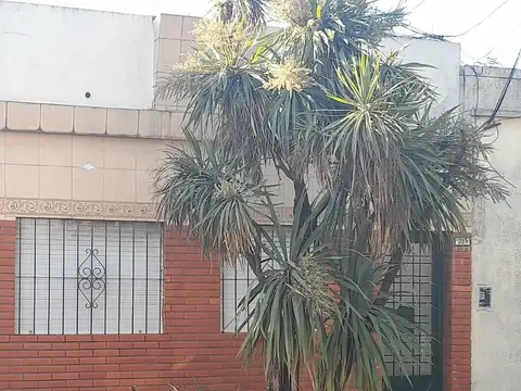 PH de 3 amb. Estado Bueno. Interno por pasillo. Planta Baja