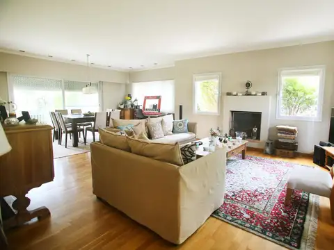 Casa 7 ambientes con 3 baños