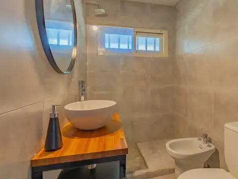 Casa 3 ambientes con 1 baño