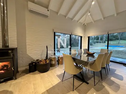 Casa 4 ambientes con 2 baños