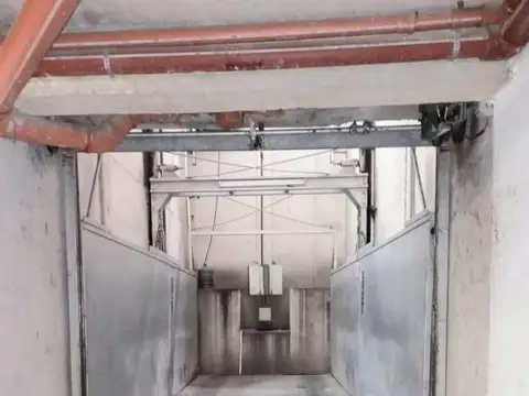 Alquiler Cochera  en Monserrat