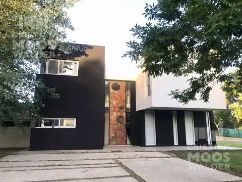 Casa 3 ambientes con 2 baños