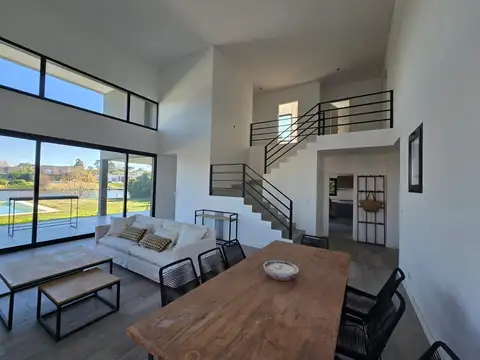 Casa 6 ambientes con 3 baños