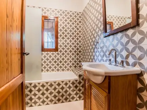 Casa 5 ambientes con 3 baños