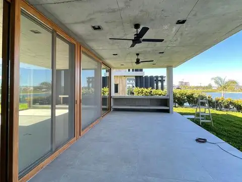 Casa 6 ambientes con 3 baños