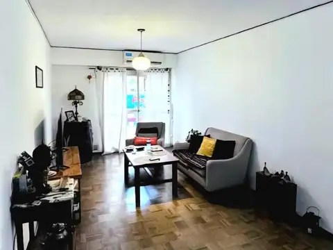 Pellegrini 1200 piso 1 - 2 dormitorios con cochera