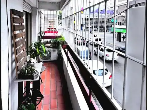 Departamento 6 ambientes con 2 baños