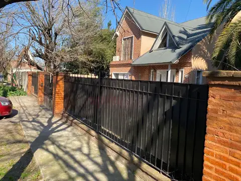 VENTA EXCELENTE PROPIEDAD UBICADA EN EL CORAZON DE ITUZAINGO < 