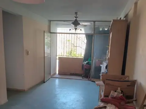 Dpto. 3 amb c balcón- apto crédito - bajas expensas -usd 40.000