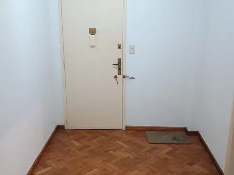 Oficina 4 ambientes con 1 baño