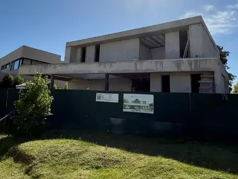 Casa en Venta en Laguna Grande, USD 640.000