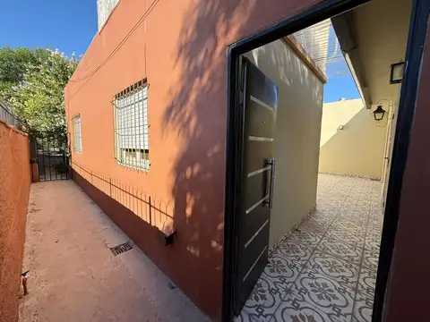 PH 2 ambientes con patio y posibilidad de ampliación