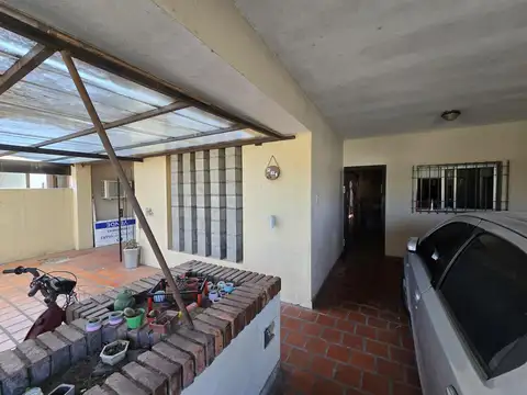 Casa en Venta con 3 cocheras