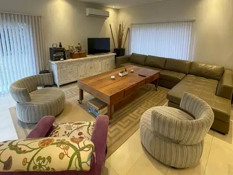 Casa en Alquiler Temporal de 4 dormitorios