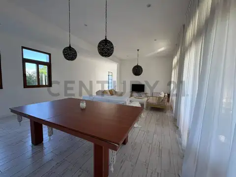 Casa en Alquiler de 3 dormitorios