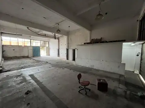 Galpón industrial y comercial en Alquiler en José León Suarez