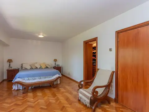 Casa 6 ambientes con 3 baños