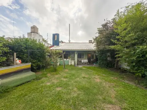 Andrés Ferreyra e/ Carhue y Villegas