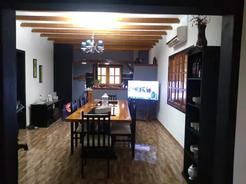 Sarmiento e/ Gonela y Maipú