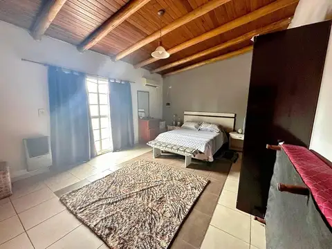 Casa en Venta con 3 cocheras
