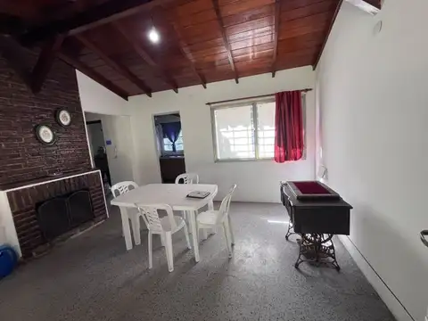 Casa 3 ambientes con 2 baños