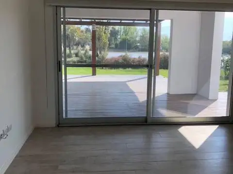 Departamento en Alquiler en Albanueva, USD 2.600