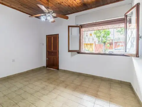 Casa en Venta en Parque Chacabuco, USD 140.000