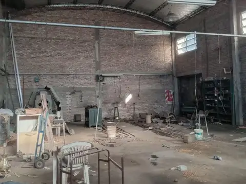 Galpon en Venta 16  mts Fondo