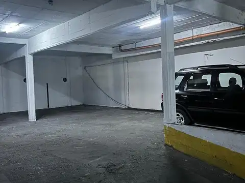 Cochera en  Paraguay 400