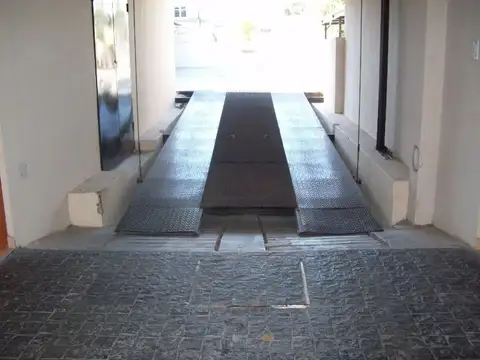 COCHERAS -  EN SUBSUELO - EXCELENTE UBICACIÓN, EN COMPLEJO MODERNO  