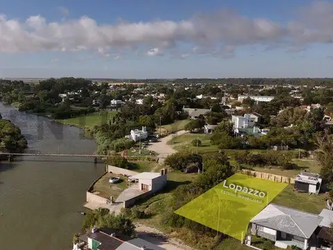 3 e/ 22 y A. de Claromeco , Piso 0