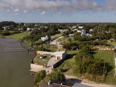 3 e/ 22 y A. de Claromeco , Piso 0